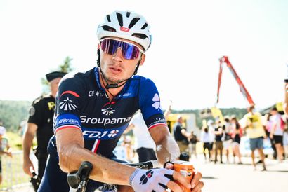 Valentin Madouas official Groupama FDJ jersey...