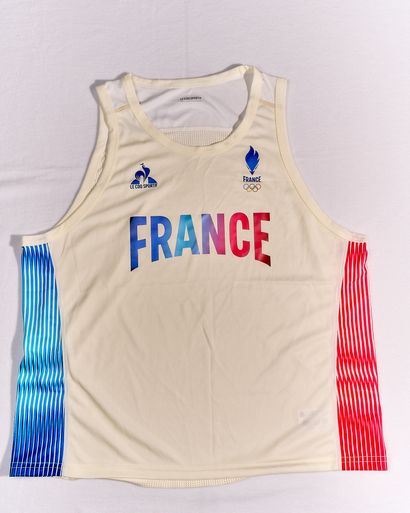 Ensemble de la tenue olympique Paris 2024...