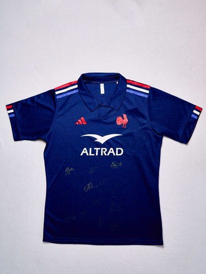 Official XV de France jersey - size 2XL

Brand...