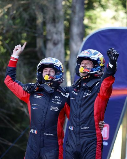 OMP gloves worn and signed by Sébastien Ogier...
