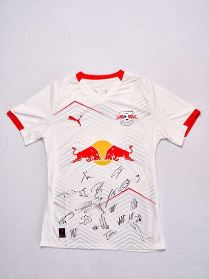 2 - RB Leipzig autographed jersey - Size...