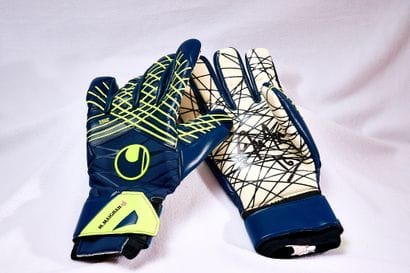 Pair of gloves Uhlsport autographed by Mike...