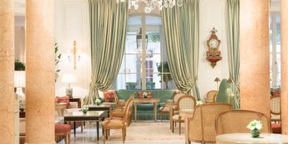Tea-Time at Café Antonia in the Hôtel Bristol...