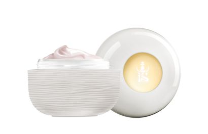 A jar of Crème 128 (50 ml) SOTHYS PARIS

This...