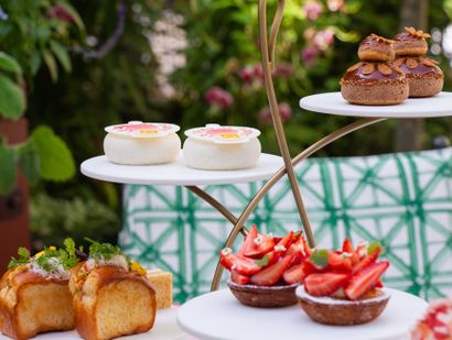 Tea-Time at Café Antonia in the Hôtel Bristol...