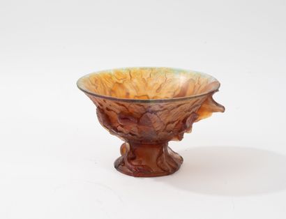 DAUM FRANCE
Figues collection pedestal bowl.
Proof...
