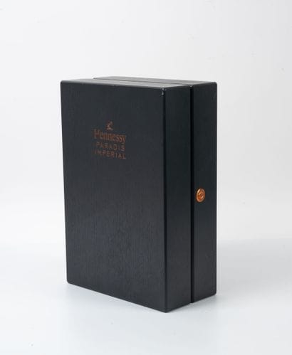 HENNESSY
1 bottle.
Paradis Impérial cognac.
Pressed...