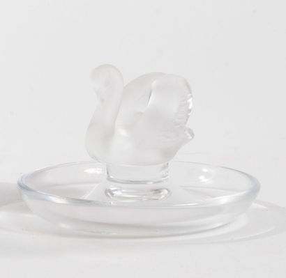 LALIQUE FRANCE
Baguier with swan.
Pressed...