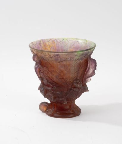 DAUM FRANCE
Figs collection vase.
Proof in...
