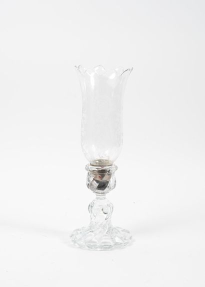 BACCARAT
Candle jar on pedestal.
Molded crystal...