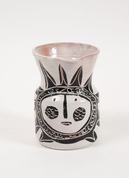 Roger CAPRON (1922-2006) 
Pitcher.
White...