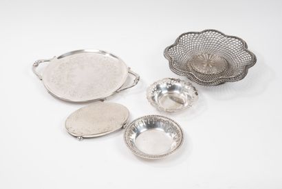Lot de pièces de service en métal et métal...