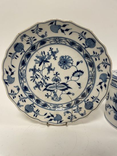 MEISSEN
Porcelain dinner plate.
Diameter:...