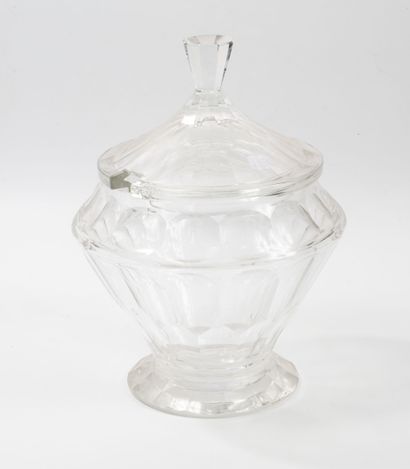 Large crystal punch bowl.
H. 34 cm.
Minor...