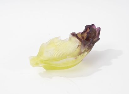 DAUM FRANCE
Small Iris cup. 
Proof in green...