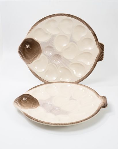 LONGWY
Two large oyster plates.
Earthenware.
Stamped...