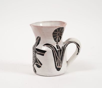 Roger CAPRON (1922-2006) 
Pitcher.
White...