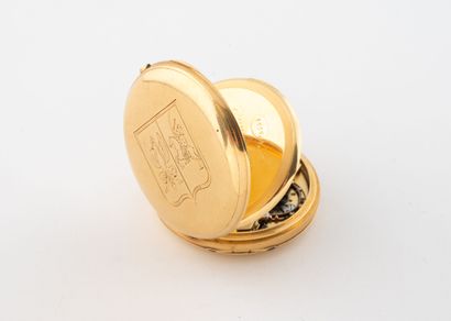 Soap watch in yellow gold (750) with guilloché...