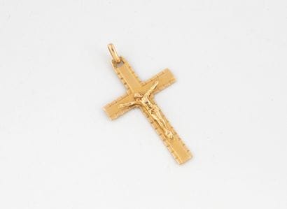 Yellow gold (750) crucifix pendant.
Weight:...
