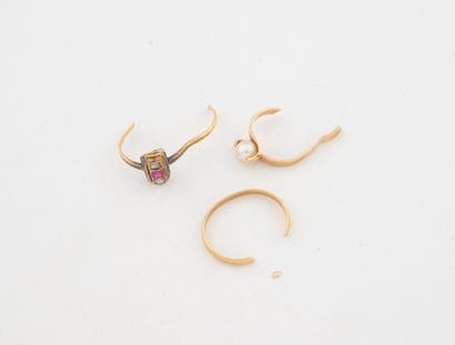 Scrap rings in yellow gold (750), one set...