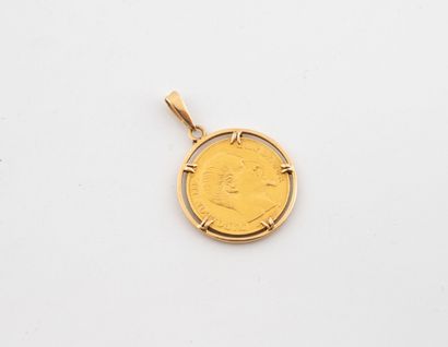 Yellow gold (750) pendant holding a Napoleon...