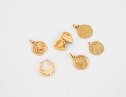 Lot of five medals, one of which is a keepsake.
Weight...
