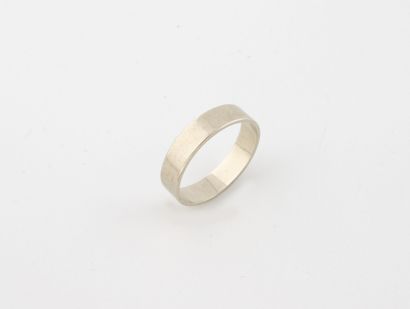 Wedding band in white gold (750). 
Weight:...
