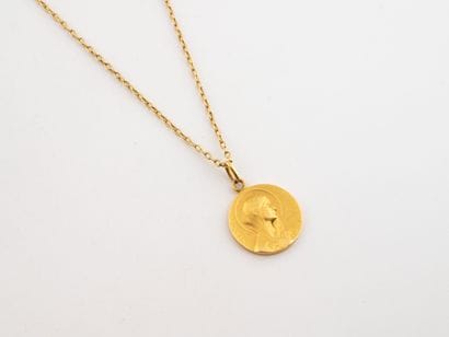 Yellow gold (750) forçat-link necklace pendant...
