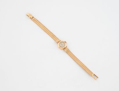 LIP
Ladies' wristwatch in yellow gold (750),...
