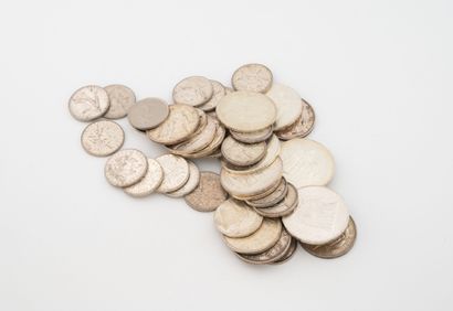 Lot of silver coins including:
- Six 50-franc...