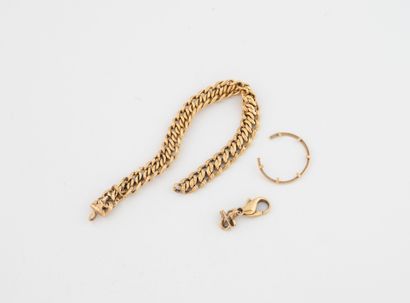 Remains of a yellow gold (750) American link...