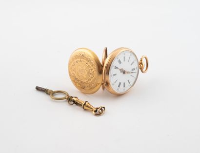 Small pocket watch in yellow gold (750).
White...
