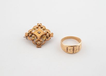 Yellow and pink gold (750) lot including...