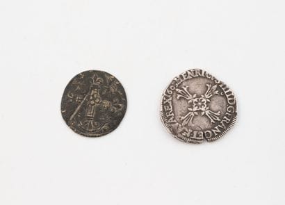 Lot including:
- A quarter silver shield,...