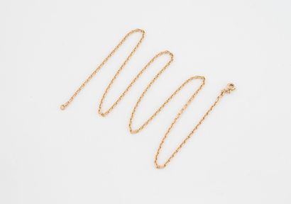 Yellow gold (750) forçat chain.
Spring-ring...