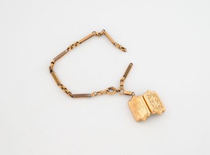 Bracelet with long openwork baton links holding...