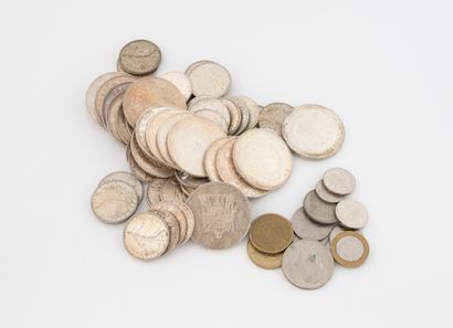 Lot of silver coins including:
Seventeen...
