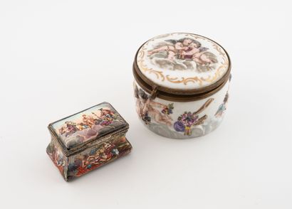 Petite boîte en argent (min. 800) émaillée...
