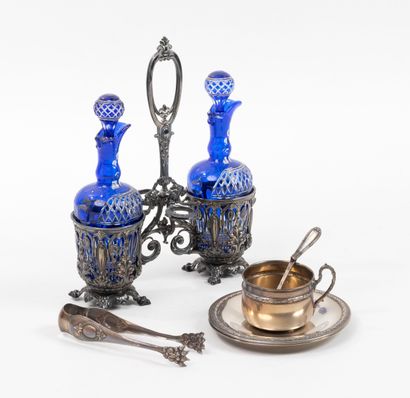 Lot d'argent (950) comprenant :
- Une tasse...