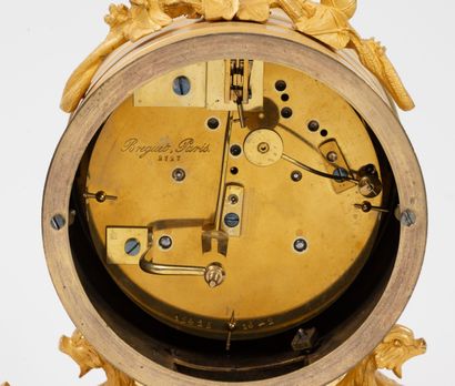 BREGUET, Paris.
Pendule borne de style Louis...