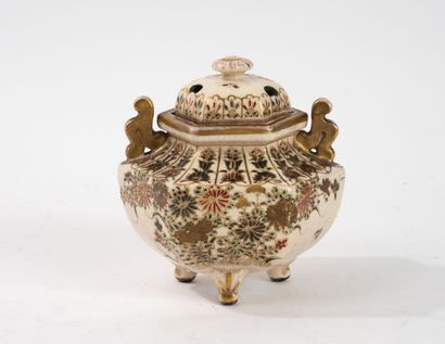 JAPON, Fours de Satsuma - Epoque MEIJI (1868...