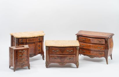 Quatre pièces de mobilier de maîtrise ou...