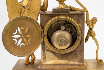 FRANCE, vers 1820-1830
Pendule borne à l'Amour...