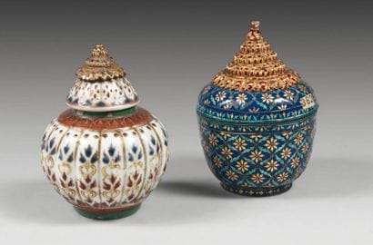 Petit pot couvert en porcelaine blanche,...