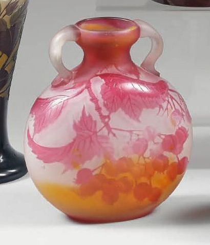 Émile GALLÉ (1846-1904)
Petit vase gourde...