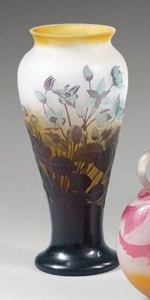 Émile GALLÉ (1846-1904)
Vase fuselé à épaulement...