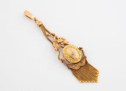 Pendentif en or jaune (750) formé de rangs...