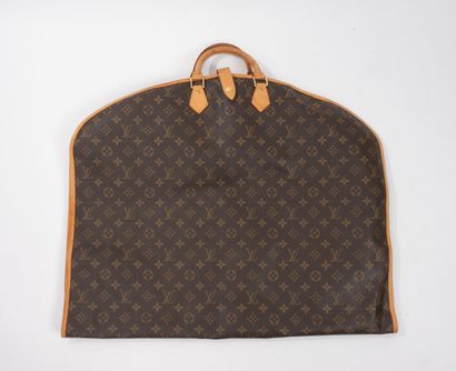 Louis VUITTON
Housse de transport pour vêtements...