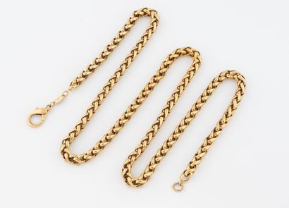 CHANEL
Ceinture en métal doré à maille palmier.
Fermoir...
