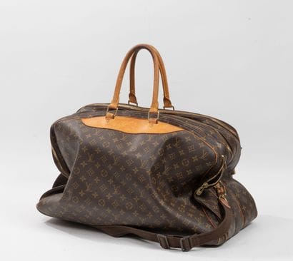Louis VUITTON 
Sac de voyage en toile Monogram...